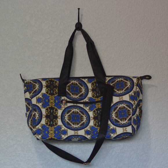 Alice + Olivia Blue, White, and Black Designer Travel Bag NWOT - Picture 1 of 5